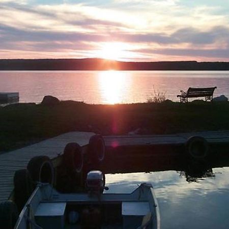 Wee Point Resort Manitowaning Экстерьер фото