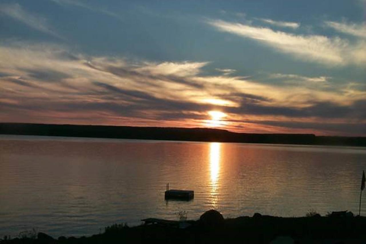 Wee Point Resort Manitowaning Экстерьер фото