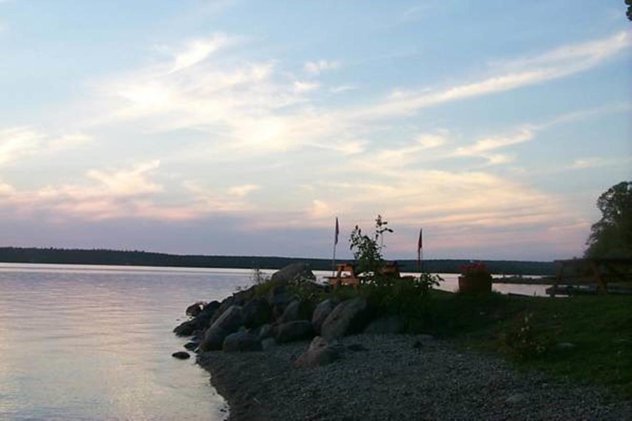 Wee Point Resort Manitowaning Экстерьер фото