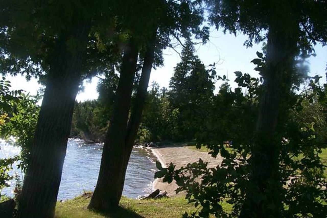Wee Point Resort Manitowaning Экстерьер фото